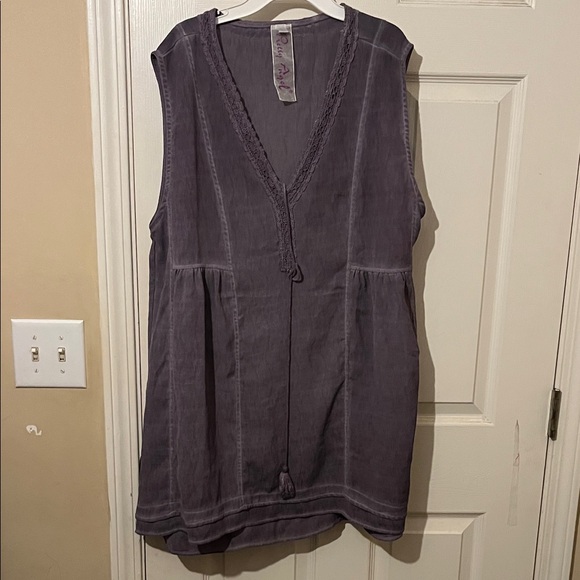 Pretty Angel Charcoal Sleeveless V-Neck Blouse - Picture 1 of 4